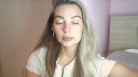 Snapshot of viraya chatting on 07-29-26, 12:03 emma online show from 07-29-26, 12:03