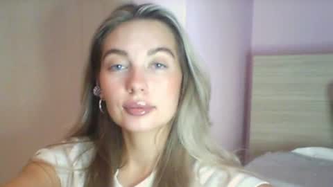 Snapshot of viraya chatting on 07-30-26, 07:46 emma online show from 07-30-26, 07:46