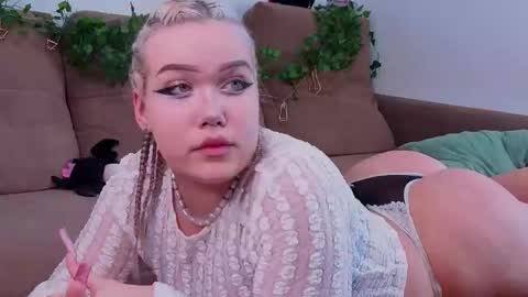 Snapshot of virelya chatting on 06-03-26, 09:45 virelya online show from 06-03-26, 09:45
