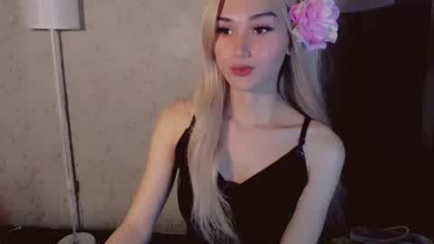 Pearl online show from 10-22-25, 10:04