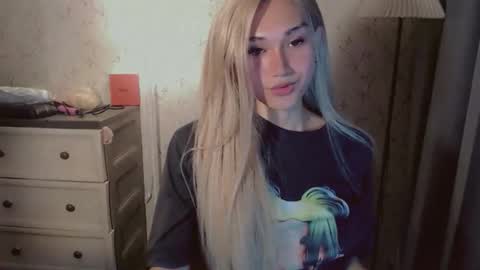 Pearl online show from 11-21-25, 04:44