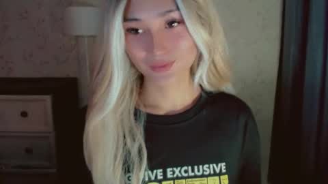 Pearl online show from 03-21-26, 02:16