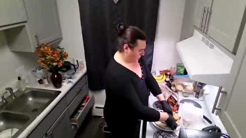 Snapshot of virgorian_enigma chatting on 04-14-26, 12:16 priscilla online show from 04-14-26, 12:16