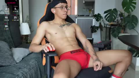 Snapshot of vito_benz chatting on 04-25-26, 05:43 VITO BENZ online show from 04-25-26, 05:43