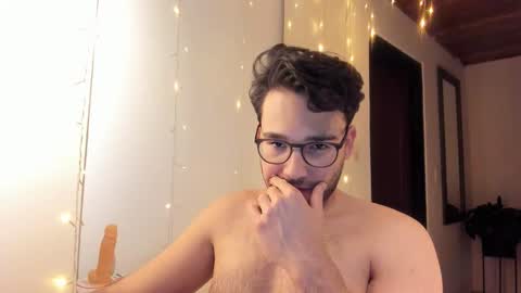 Vito Ferrer online show from 12-18-25, 02:17