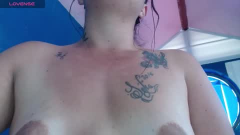 Snapshot of vitoria23_ chatting on 11-10-25, 03:22 victoria 3 online show from 11-10-25, 03:22