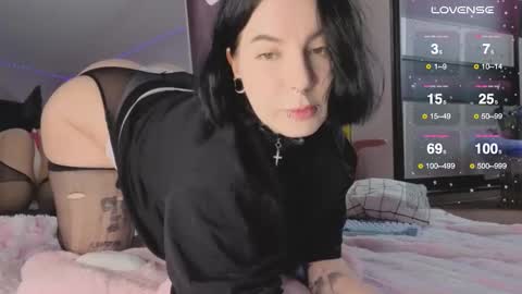 Vivi   online show from 02-05-26, 05:45