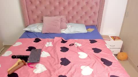 Snapshot of vivi_cooper chatting on 01-29-25, 05:09 vivi cooper online show from 01-29-25, 05:09