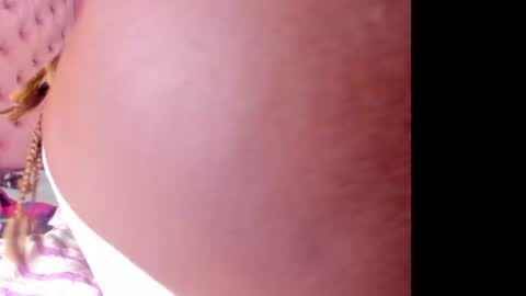 Snapshot of vivi_cooper chatting on 05-18-26, 04:07 vivi cooper online show from 05-18-26, 04:07
