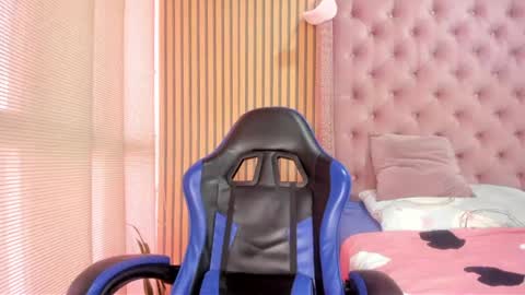 Snapshot of vivi_cooper chatting on 07-20-26, 10:12 vivi cooper online show from 07-20-26, 10:12