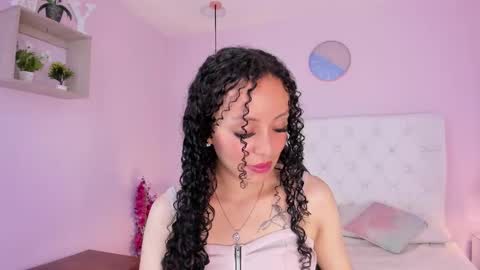 Vivi online show from 12-22-25, 03:47