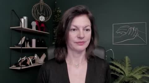 Vivian online show from 12-16-25, 06:51