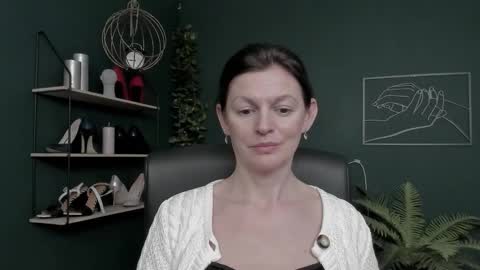 Vivian online show from 12-18-25, 07:09