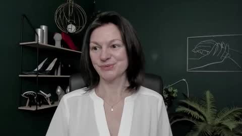 Vivian online show from 01-19-26, 06:39