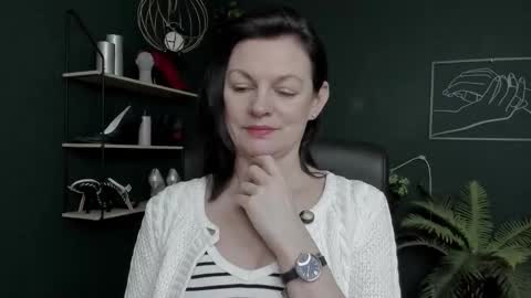 Vivian online show from 02-25-26, 07:51