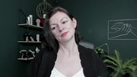 Snapshot of vivian_dream chatting on 05-15-26, 06:31 Vivian online show from 05-15-26, 06:31