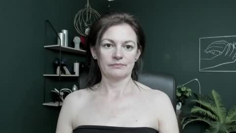 Snapshot of vivian_dream chatting on 05-31-26, 07:59 Vivian online show from 05-31-26, 07:59