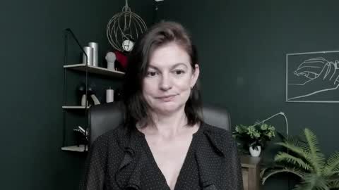 Snapshot of vivian_dream chatting on 06-03-26, 05:43 Vivian online show from 06-03-26, 05:43