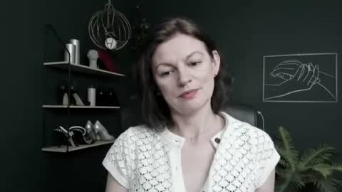 Snapshot of vivian_dream chatting on 06-10-26, 06:34 Vivian online show from 06-10-26, 06:34