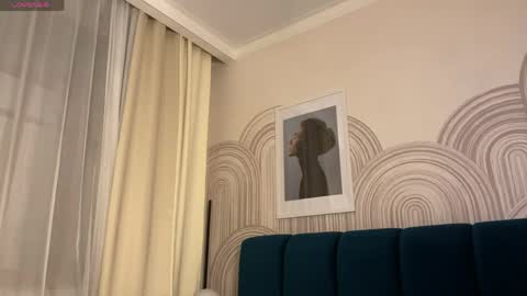 Vivian Evans online show from 03-24-26, 12:59