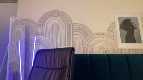 Vivian Evans online show from 04-09-26, 01:05