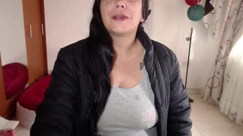 vivian_milf_paint online show from 12-19-25, 12:34