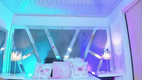 Vivian Monroe online show from 09-27-25, 01:27