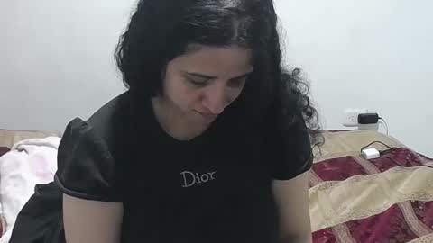Snapshot of vivian_walt_ chatting on 12-21-24, 06:19 melissa online show from 12-21-24, 06:19