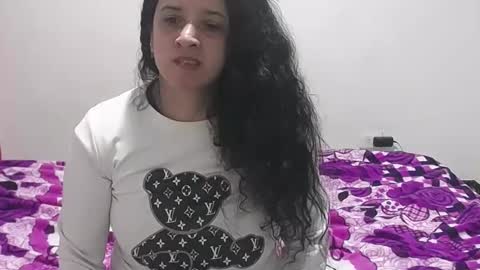 Snapshot of vivian_walt_ chatting on 01-25-25, 04:45 melissa online show from 01-25-25, 04:45