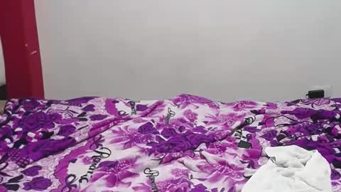 Snapshot of vivian_walt_ chatting on 02-17-25, 04:42 melissa online show from 02-17-25, 04:42