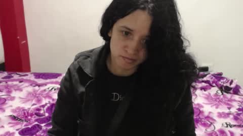 Snapshot of vivian_walt_ chatting on 03-10-25, 03:56 melissa online show from 03-10-25, 03:56