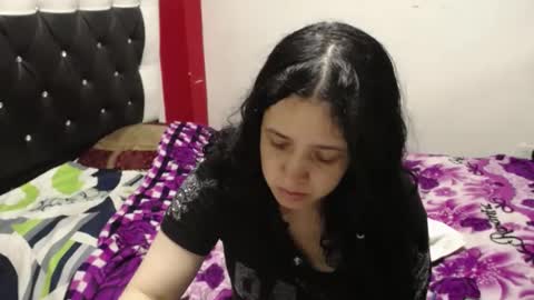Snapshot of vivian_walt_ chatting on 09-25-25, 05:22 melissa online show from 09-25-25, 05:22