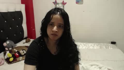 Snapshot of vivian_walt_ chatting on 09-29-25, 02:00 melissa online show from 09-29-25, 02:00