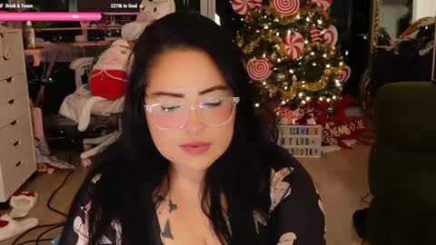 Snapshot of vivianaortega chatting on 12-17-24, 02:23 Vivi online show from 12-17-24, 02:23