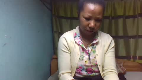 Snapshot of viviane0812 chatting on 09-11-25, 01:11 viviane0812 online show from 09-11-25, 01:11