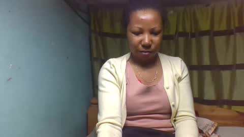 Snapshot of viviane0812 chatting on 09-12-25, 01:17 viviane0812 online show from 09-12-25, 01:17
