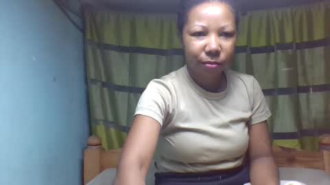 Snapshot of viviane0812 chatting on 09-22-25, 04:36 viviane0812 online show from 09-22-25, 04:36