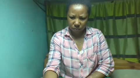 Snapshot of viviane0812 chatting on 10-02-25, 06:37 viviane0812 online show from 10-02-25, 06:37