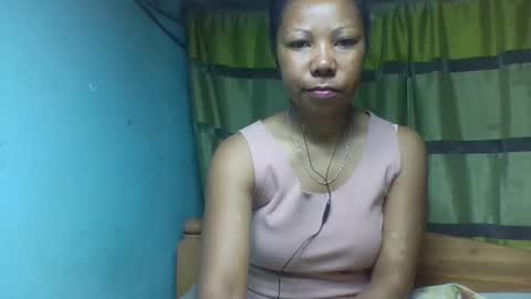 Snapshot of viviane0812 chatting on 10-29-25, 03:47 viviane0812 online show from 10-29-25, 03:47