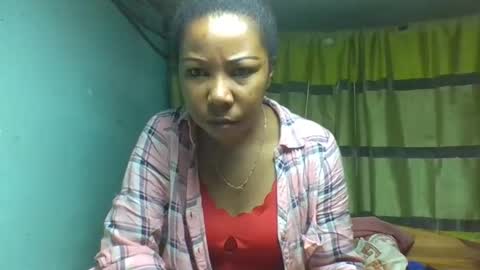 Snapshot of viviane0812 chatting on 11-23-25, 02:17 viviane0812 online show from 11-23-25, 02:17