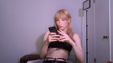 vivian layy online show from 06-17-26, 11:38