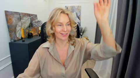 Snapshot of vivianlirei chatting on 05-07-26, 04:40 Sinti online show from 05-07-26, 04:40