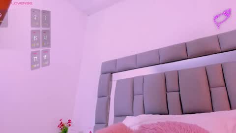 Vivi online show from 09-19-25, 12:06