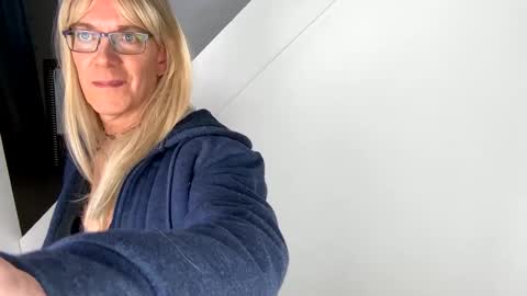 Vivlove online show from 01-10-25, 07:32