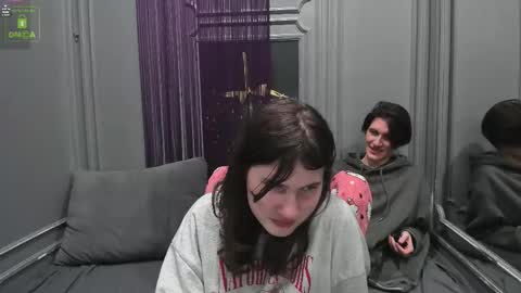 Snapshot of viviarangendy chatting on 10-31-25, 03:57 VIVIARAGENDY online show from 10-31-25, 03:57