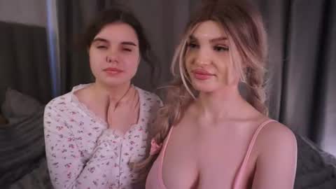 Nelly and Mari online show from 07-08-26, 10:53