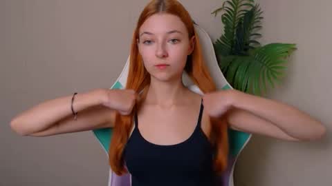 Vivien online show from 10-22-25, 06:07