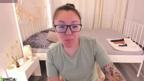 Vivien online show from 05-01-26, 12:15