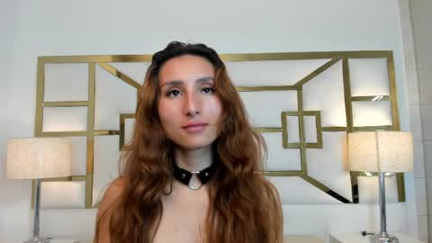 Snapshot of vivieneluxe chatting on 06-07-26, 04:33 Viviene online show from 06-07-26, 04:33