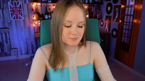 Vivien online show from 12-30-24, 03:24